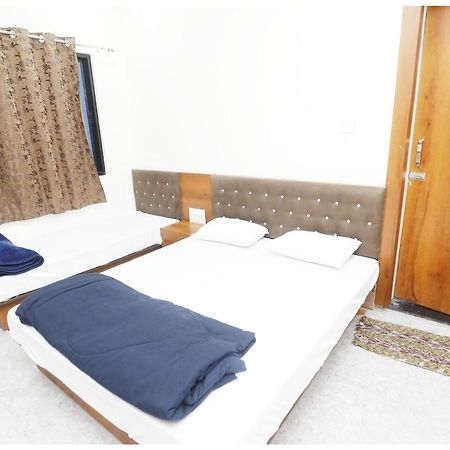 Premium Hotel Ujjain - G A R I M A - Near Mahakal Temple And Rivar - Railway Station - Hygiene & Spacious Room - With Wifi- And Parking Facilities - Best Hotel In Ujjain Extérieur photo