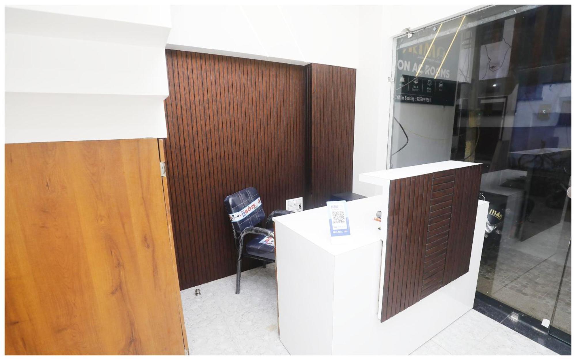 Premium Hotel Ujjain - G A R I M A - Near Mahakal Temple And Rivar - Railway Station - Hygiene & Spacious Room - With Wifi- And Parking Facilities - Best Hotel In Ujjain Extérieur photo