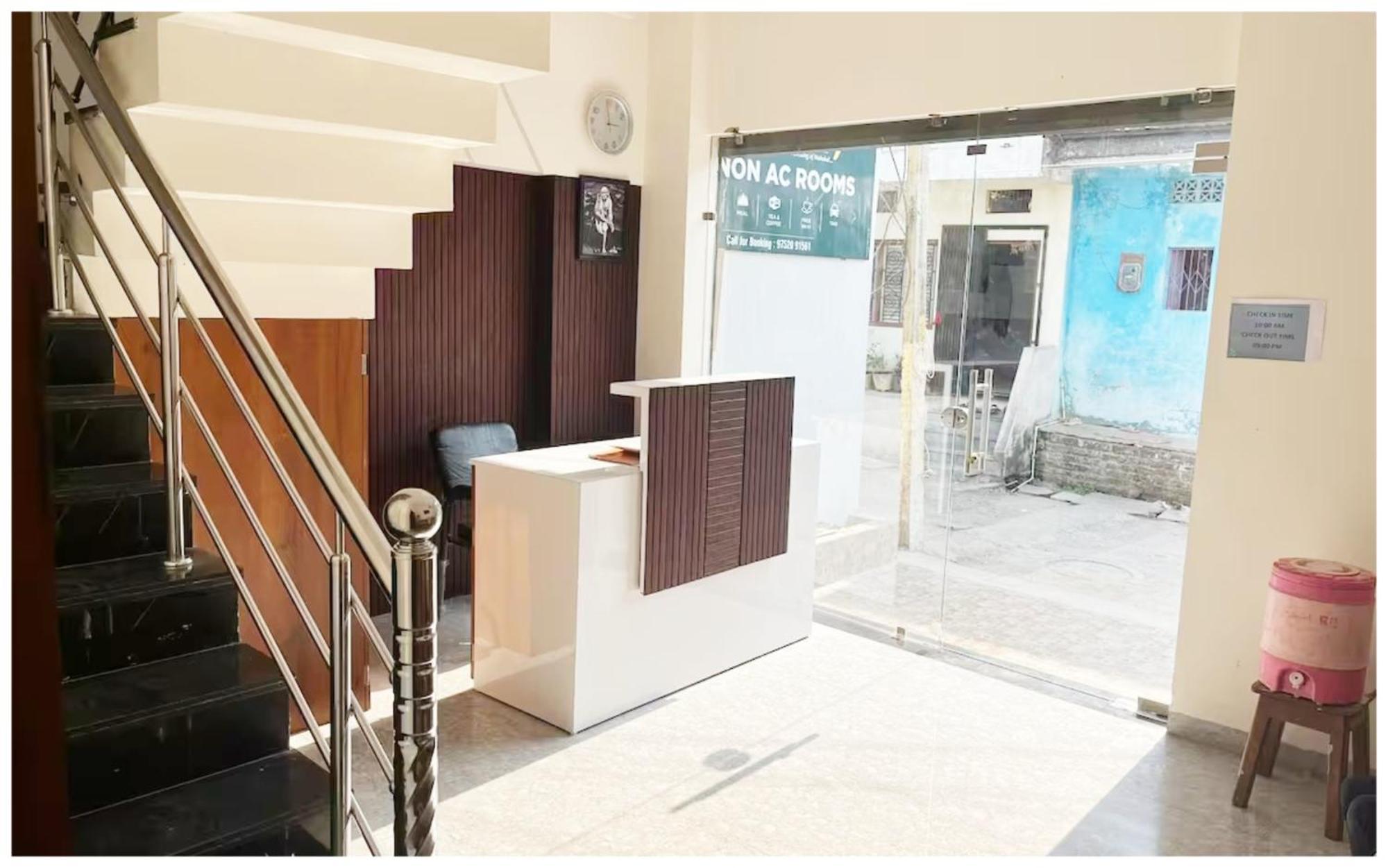 Premium Hotel Ujjain - G A R I M A - Near Mahakal Temple And Rivar - Railway Station - Hygiene & Spacious Room - With Wifi- And Parking Facilities - Best Hotel In Ujjain Extérieur photo
