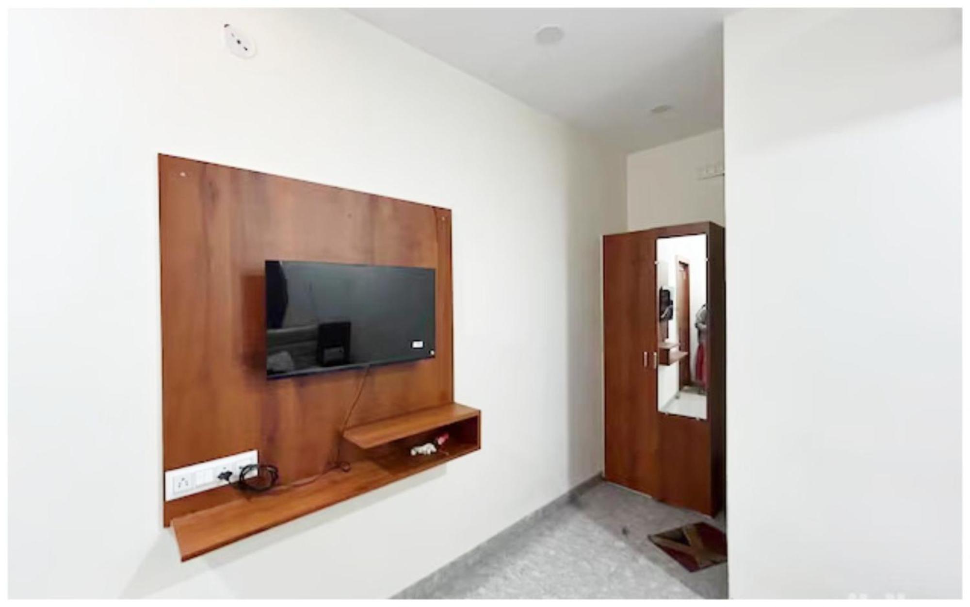 Premium Hotel Ujjain - G A R I M A - Near Mahakal Temple And Rivar - Railway Station - Hygiene & Spacious Room - With Wifi- And Parking Facilities - Best Hotel In Ujjain Extérieur photo