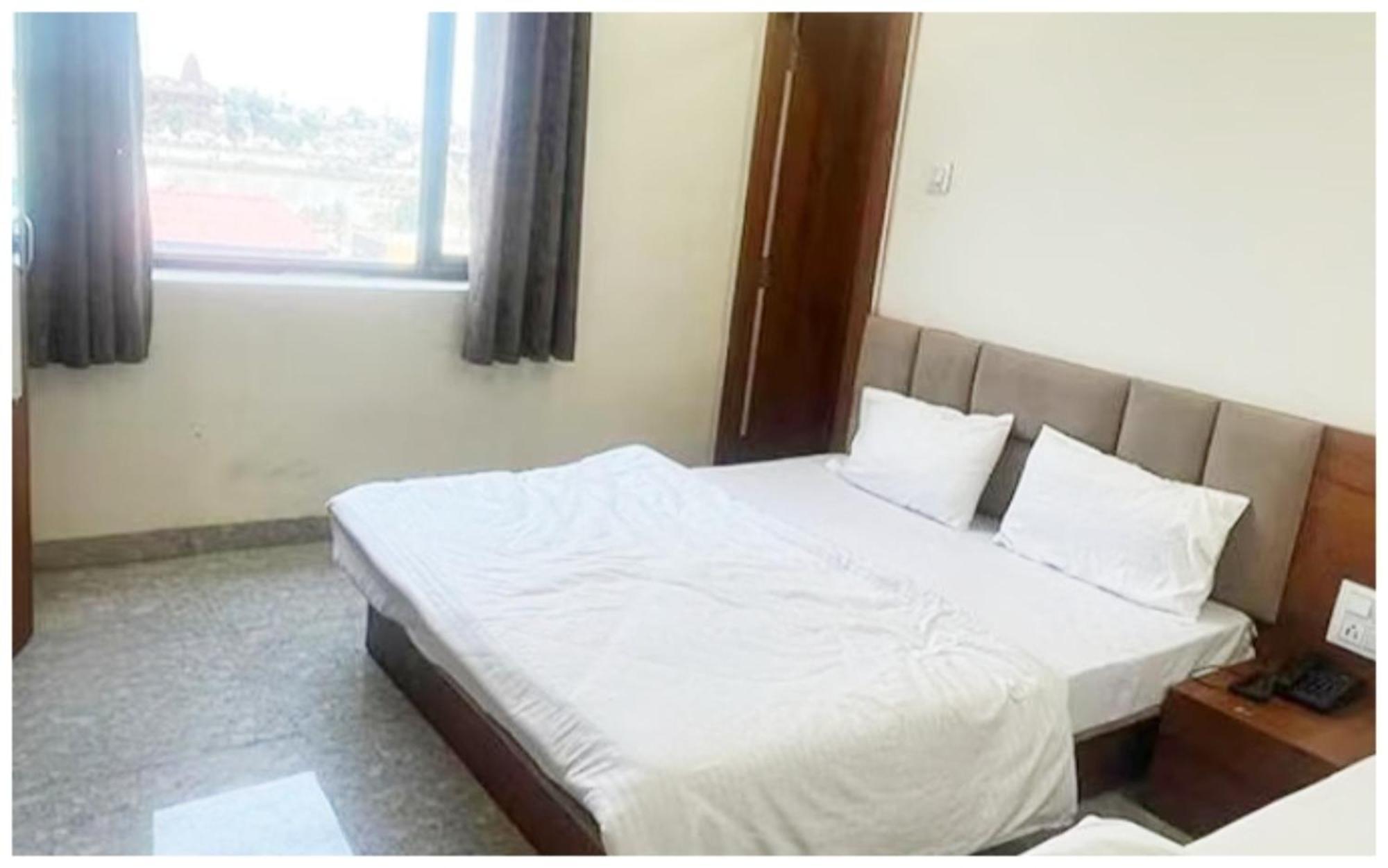 Premium Hotel Ujjain - G A R I M A - Near Mahakal Temple And Rivar - Railway Station - Hygiene & Spacious Room - With Wifi- And Parking Facilities - Best Hotel In Ujjain Extérieur photo