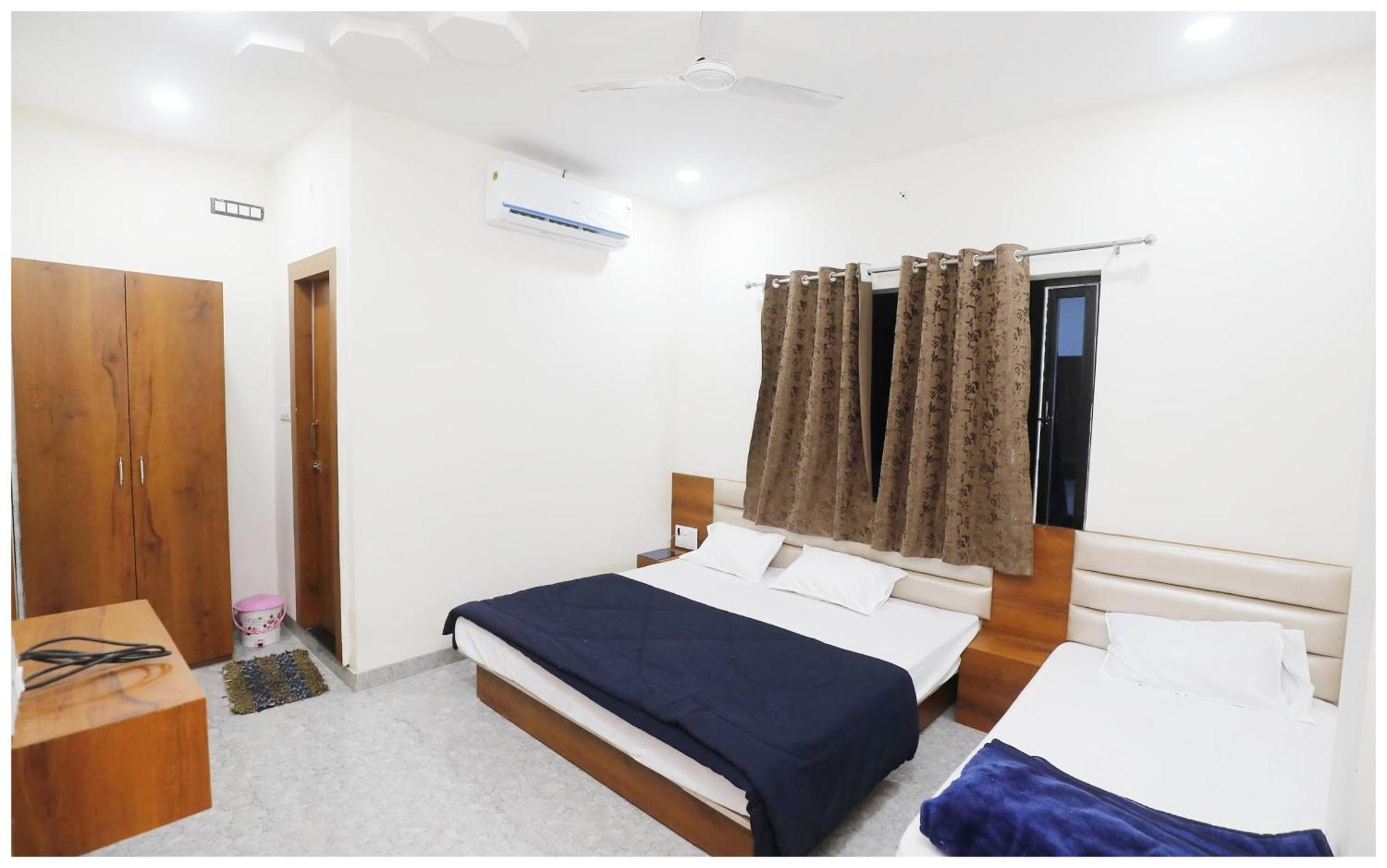 Premium Hotel Ujjain - G A R I M A - Near Mahakal Temple And Rivar - Railway Station - Hygiene & Spacious Room - With Wifi- And Parking Facilities - Best Hotel In Ujjain Extérieur photo