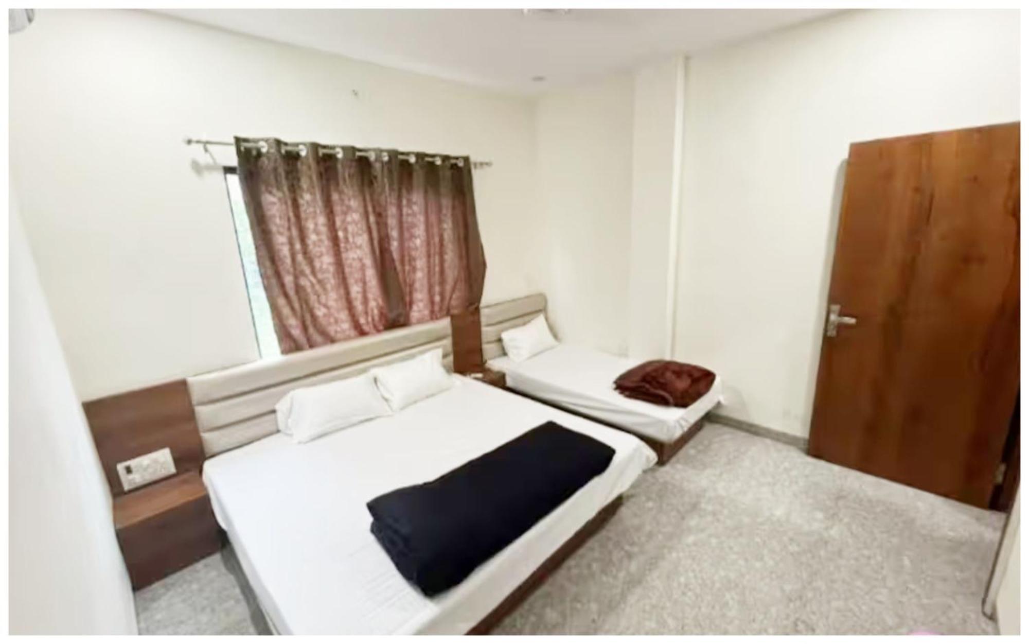 Premium Hotel Ujjain - G A R I M A - Near Mahakal Temple And Rivar - Railway Station - Hygiene & Spacious Room - With Wifi- And Parking Facilities - Best Hotel In Ujjain Extérieur photo
